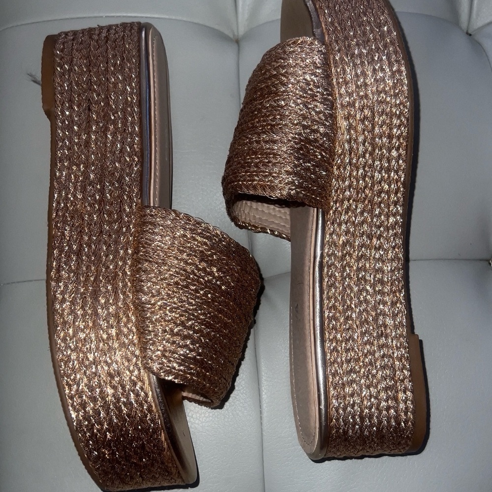 Platform sandals